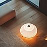 Vibia Knit Lampe au sol LED beige - 62 cm - casambi - produit en situation