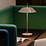 Vibia Mayfair Mini 5495, lámpara recargable LED beige - ejemplo de uso previsto